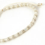 Charger l'image dans le visualiseur de galerie, Bracelet femme blanc opale et argent en perle de verre Miyuki. Fabriqué en France
