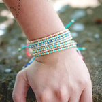 Charger l'image dans le visualiseur de galerie, Poignée de femme portant huit bracelets Fais Un Vœu