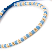 Bracelet en perle de verre Miyuki ble atalina, perle et or gros plan. Fabriqué à la main en France