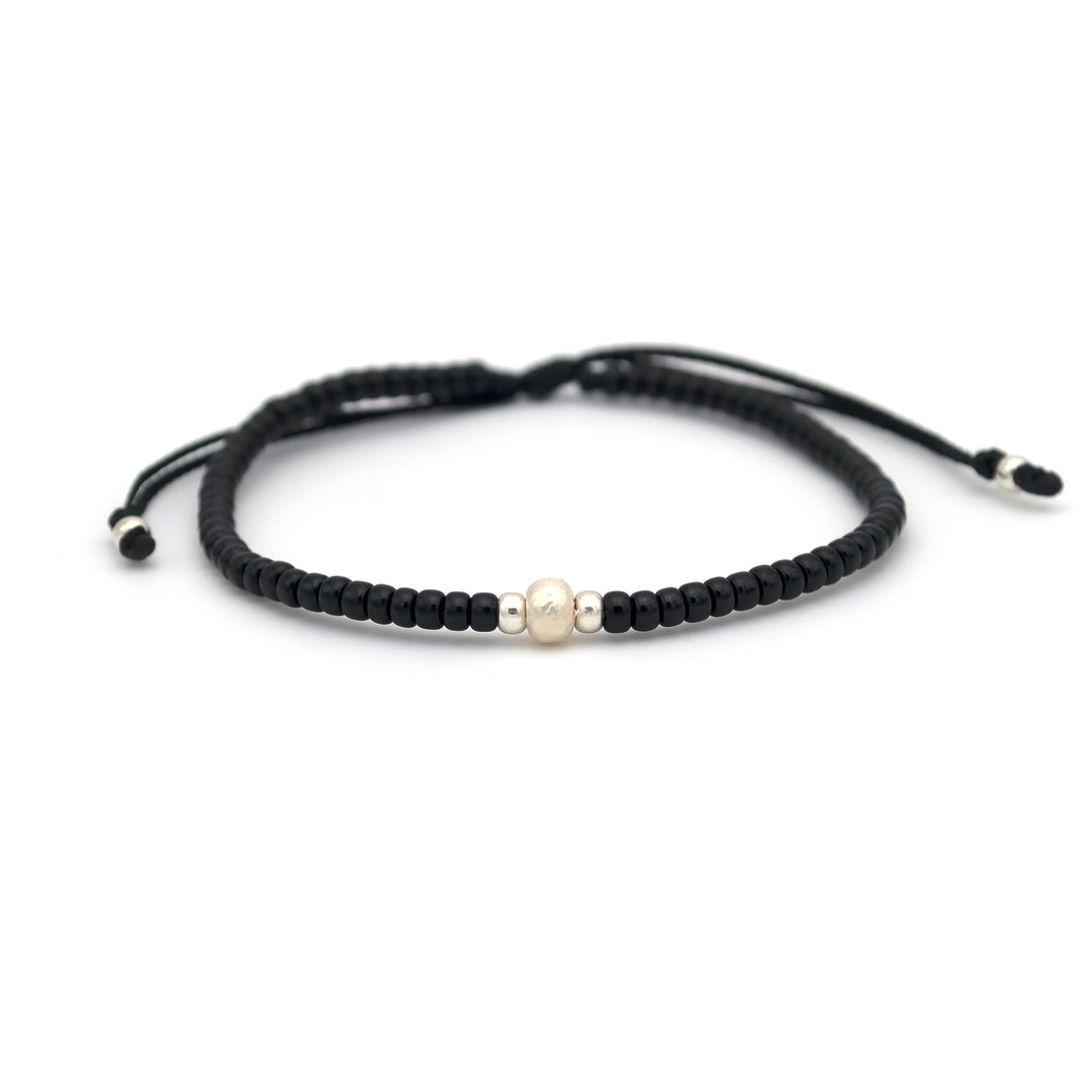 "JE SUIS UNIQUE" Bracelet perle Miyuki noir, perle blanche