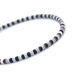 Charger l&#39;image dans le visualiseur de galerie, Bracelet homme &quot;fais un vœu&quot; de couleur noir sunset et gris mat en gros plan.
