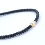 Charger l&#39;image dans le visualiseur de galerie, &quot;JE SUIS UNIQUE&quot; Bracelet perle Miyuki noir, perle blanche
